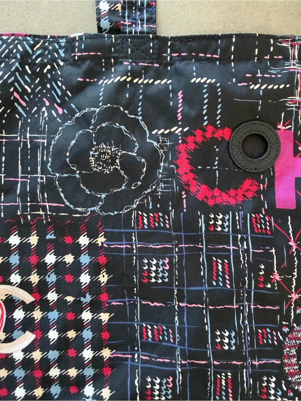 Chanel tote bag - Picture 6 of 10